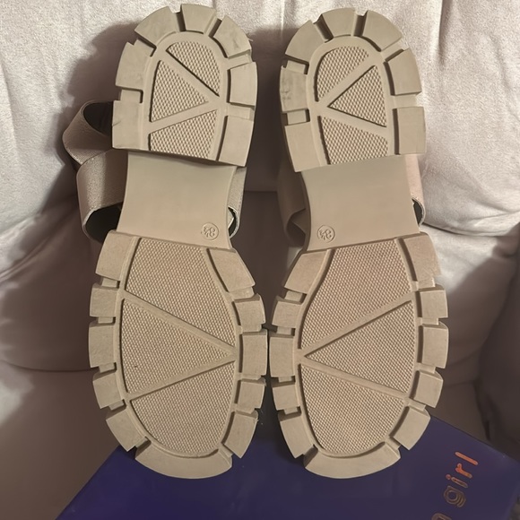 Madden Girl Platform Sandals - Picture 5 of 6